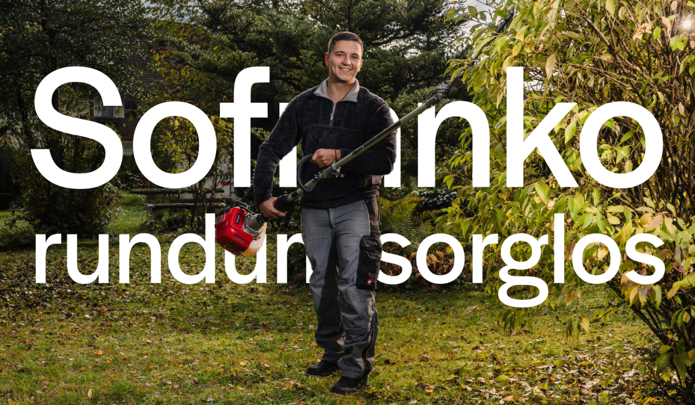 Herr Sofranko im Garten. Text am Hintergrund "Sofranko. Rundum sorglos"